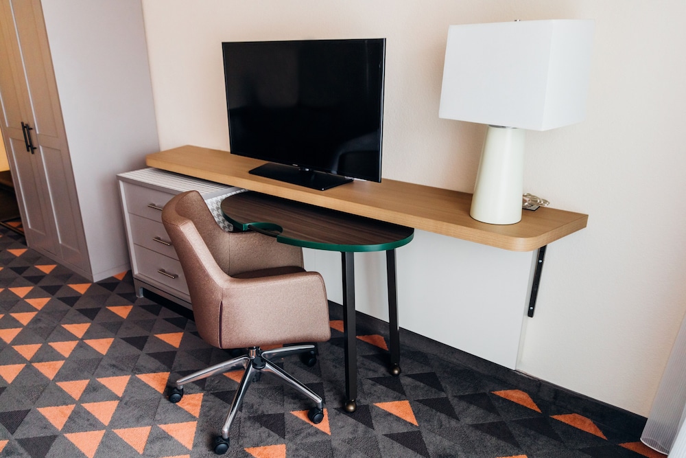 Holiday Inn Phoenix Mesa Chandler by IHG - photo 8