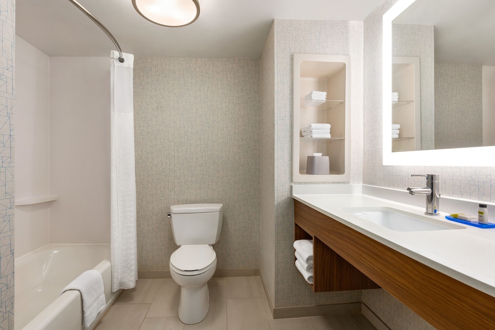 Holiday Inn Express & Suites Philadelphia Mt. Laurel by IHG - photo 28