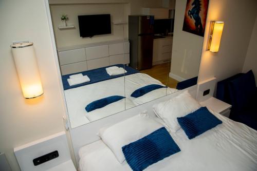 Beautiful apartments near the sea ORBI CITY N2