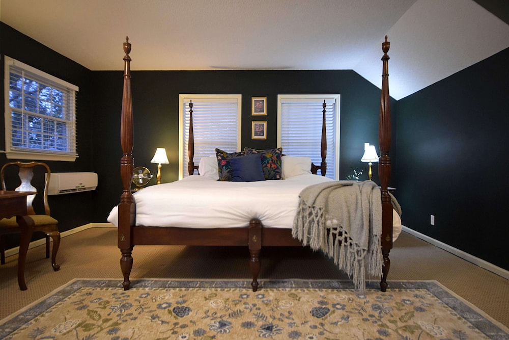 Inn at Oriental - photo 5