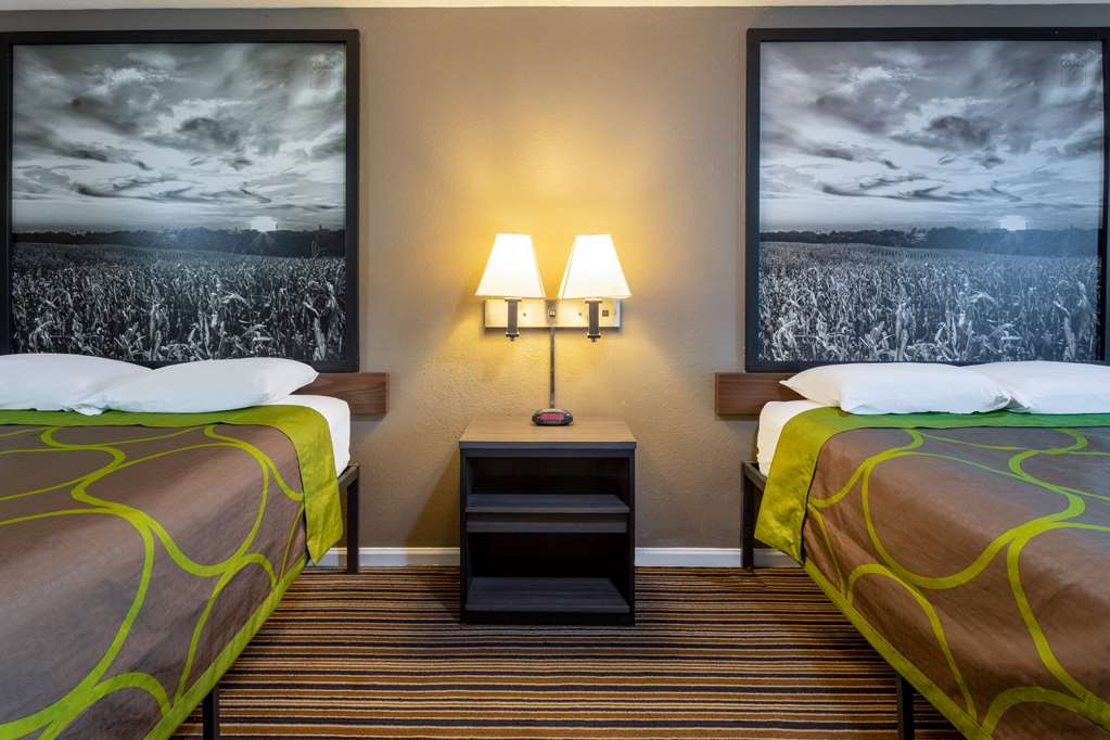 Super 8 by Wyndham Missouri Valley - photo 24