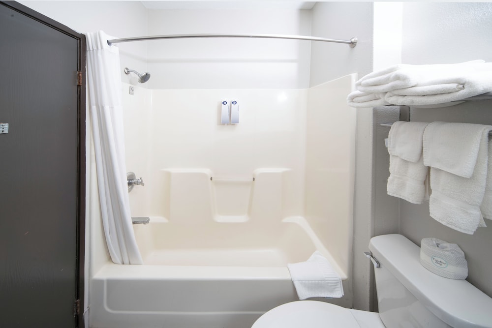 BridgePointe Advantage by BPhotels - photo 18