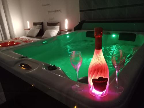 Nuit Romantique Avec Jacuzzi SPA Privatif Proche Toulouse