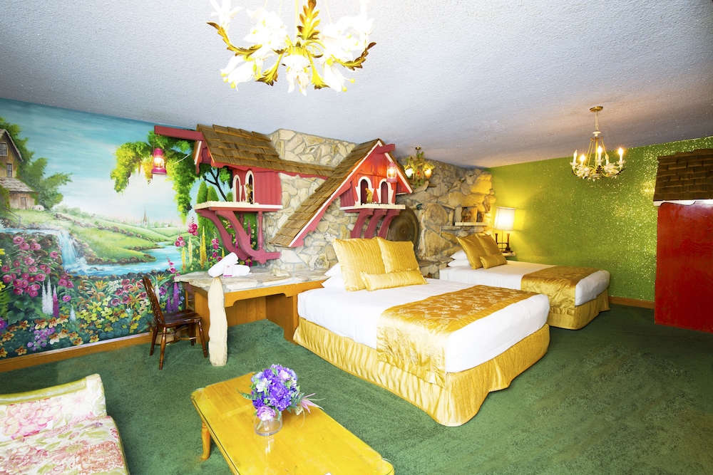 Madonna Inn - photo 14