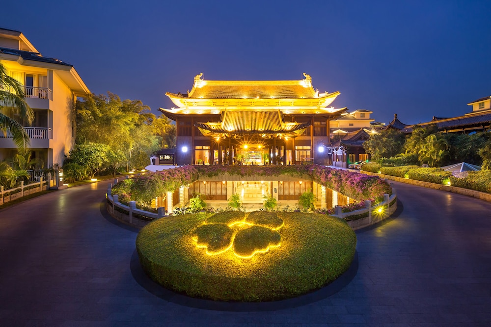 Huayu Resort & Spa Yalong Bay Sanya — 4-Star Luxury Hotel in Sanya, People's Republic of China