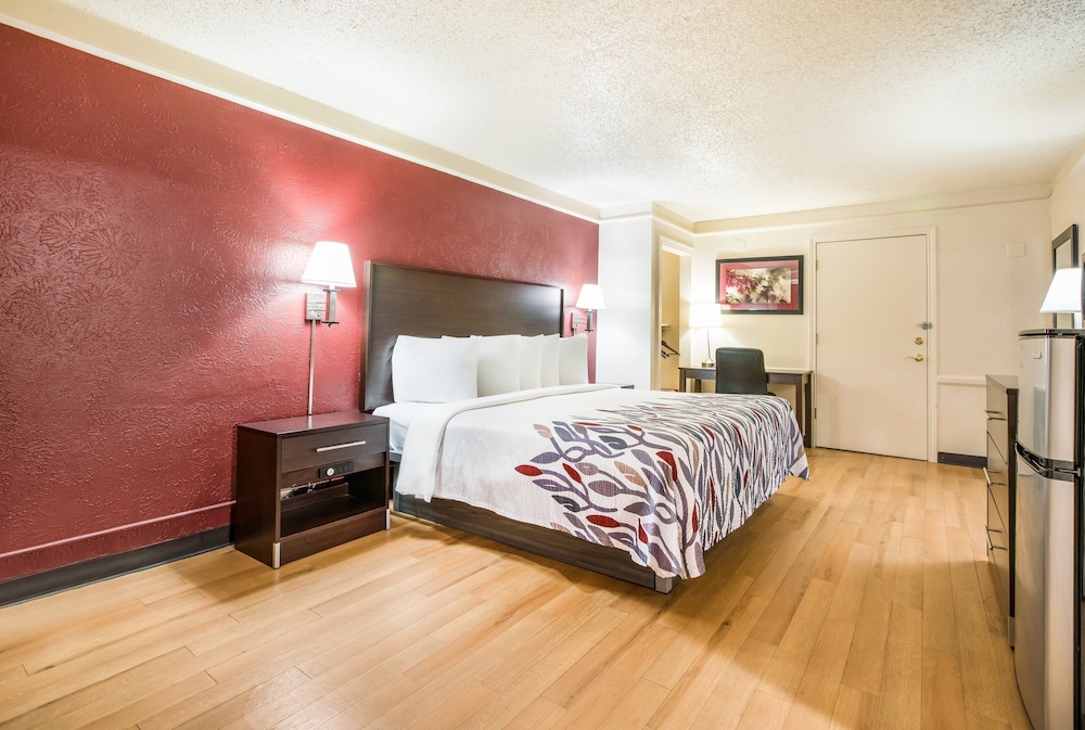 Red Roof Inn North Dallas Park Central - photo 9