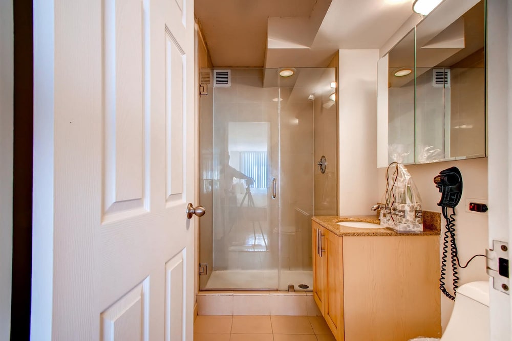 Global Luxury Suites at the Commonwealth - photo 27