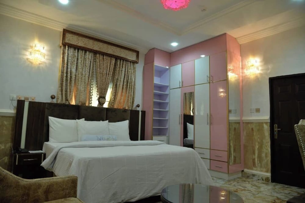 Plot 400 Luxury Apartments — 4-Star Luxury Hotel in Abuja, Nigeria