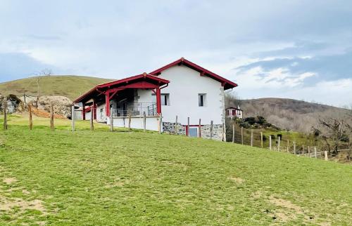 Hauskarriako borda - carbon neutral hotel in Unknown City