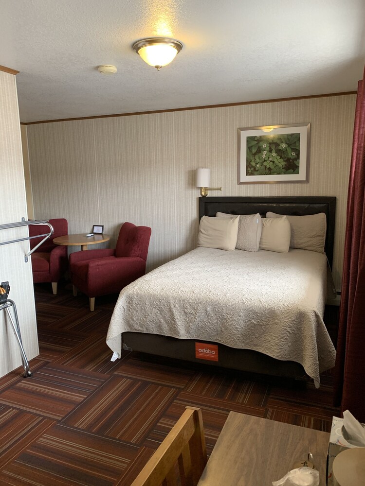 Adoba Hotel Naubinway - photo 16