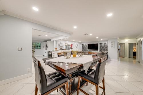 Boca Raton Home Outdoor Kitchen By Golf Courses 20789356 — Boca Raton