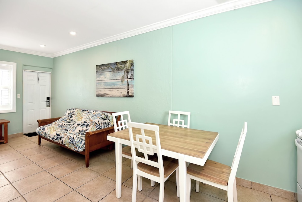 Shoreline Suites & Cabana Cottages - photo 60