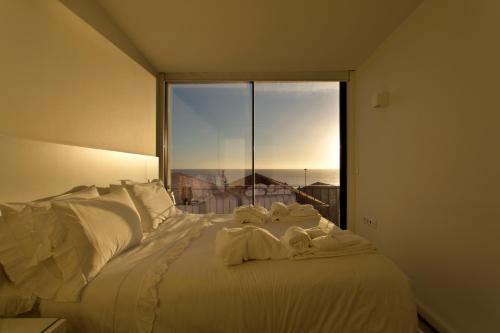 Boutique Rentals Bliss By The Sea Apt Ocean views in Foz Beach — 4-Star Luxury Hotel in Porto, Portugal