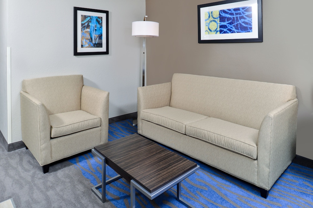 Holiday Inn Express St. Louis West O'Fallon by IHG - photo 21