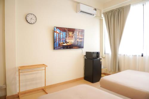 Buddy House in Chinatown Private Rooms Walk to MRT