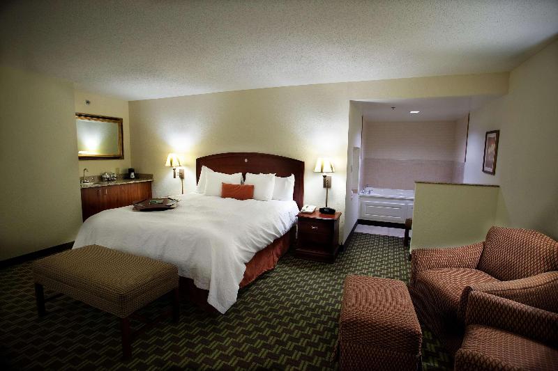 Hampton Inn Carrollton - photo 60