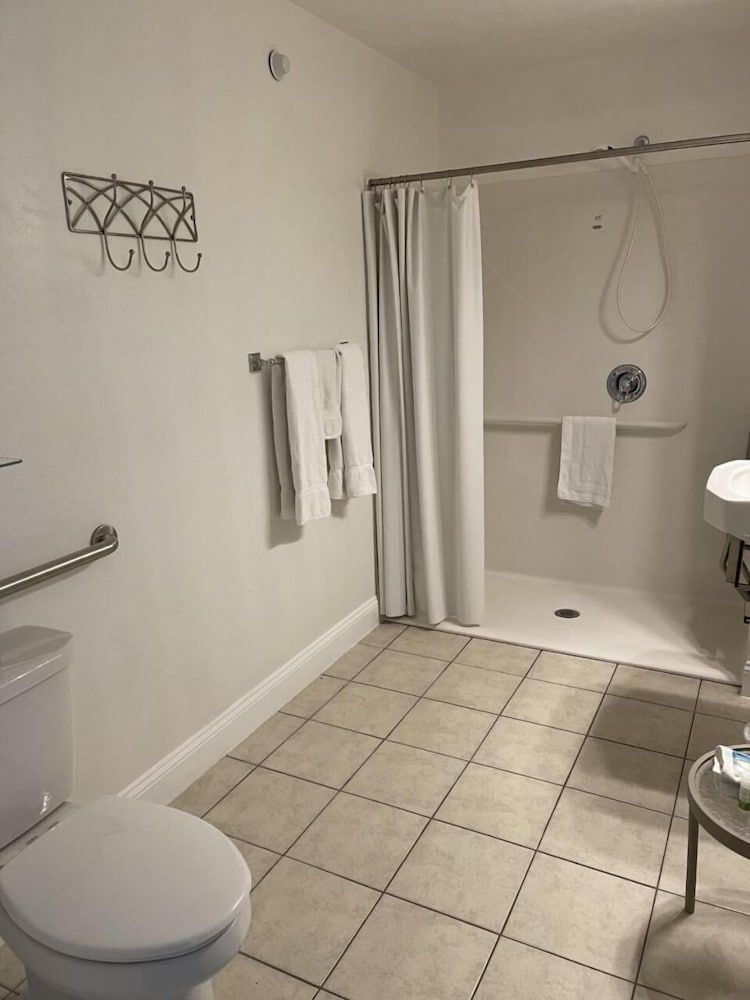 Lake Front Hotel - photo 23