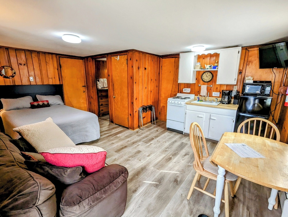 Riverside Motel - photo 105