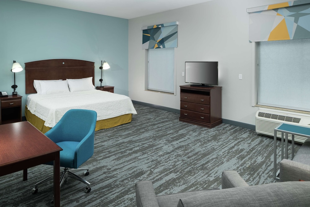 Hampton Inn & Suites Rochester North - photo 12