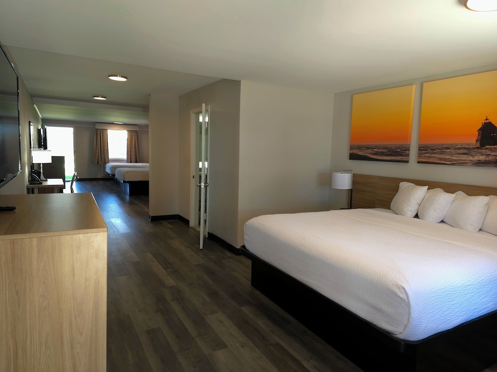 Days Inn & Suites by Wyndham Port Huron - photo 21