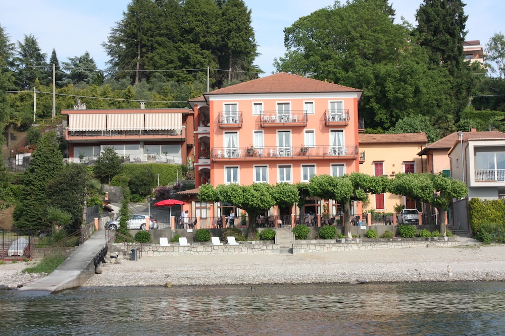 Albergo Riva - last minute hotel in Leggiuno