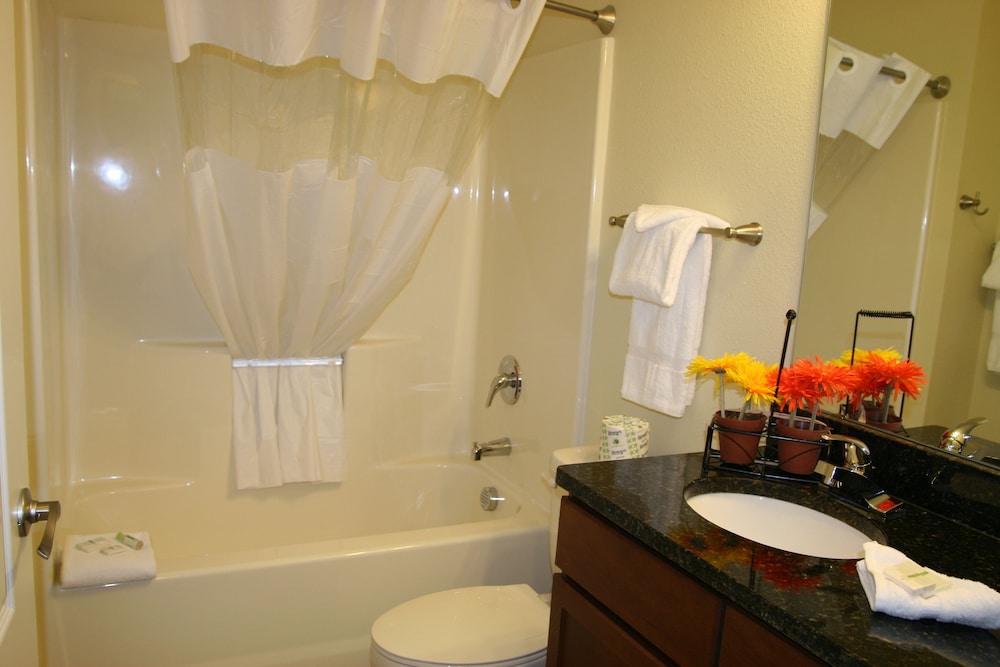 Affordable Suites Mooresville LakeNorman - photo 26