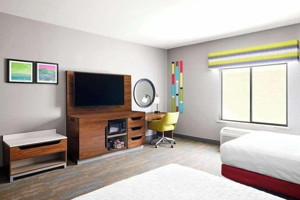 Hampton Inn & Suites Ridgecrest - photo 20
