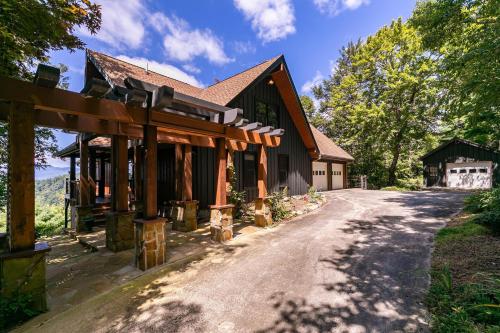 Rockcliff Retreat in Blowing Rock, United States
