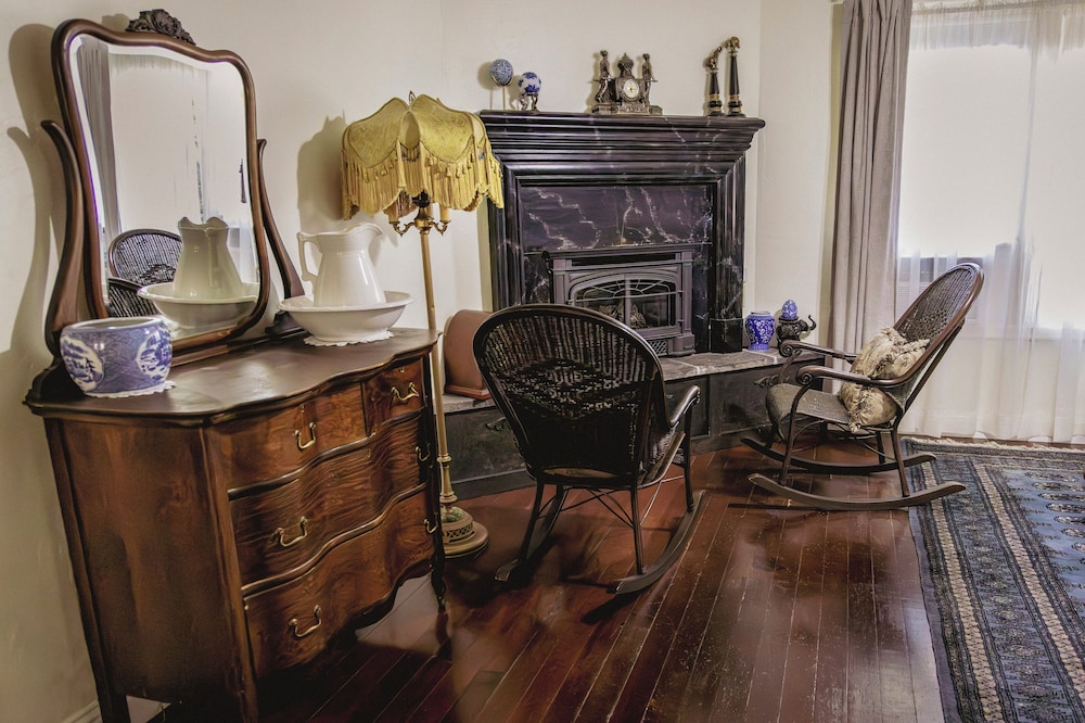 Weaverville Hotel - photo 46