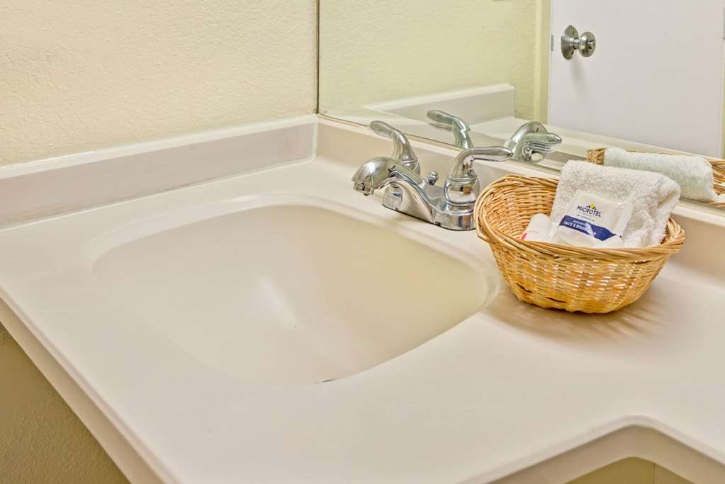 Microtel Inn & Suites by Wyndham Cordova Memphis I 40 East - photo 7