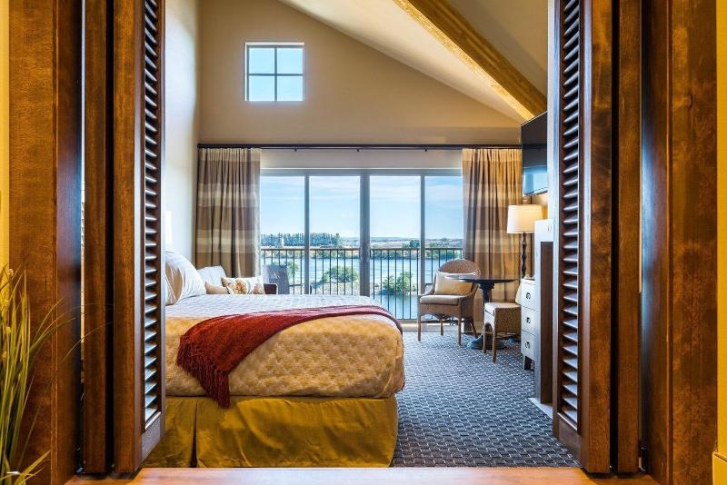 The Lodge at Columbia Point - photo 100