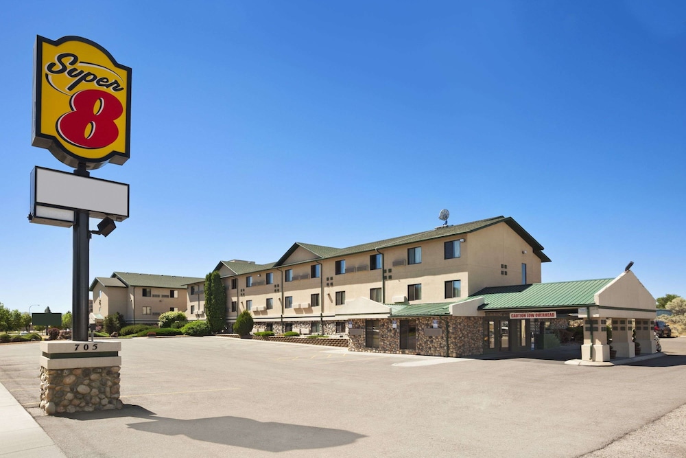 Super 8 by Wyndham Idaho Falls - featured photo