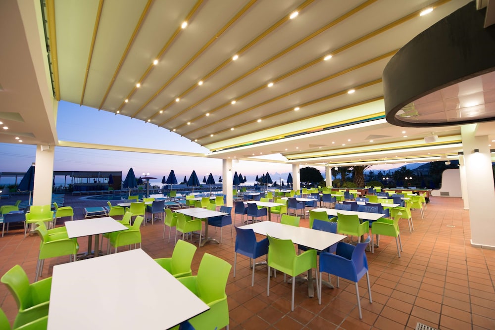 מזון ומשקאות