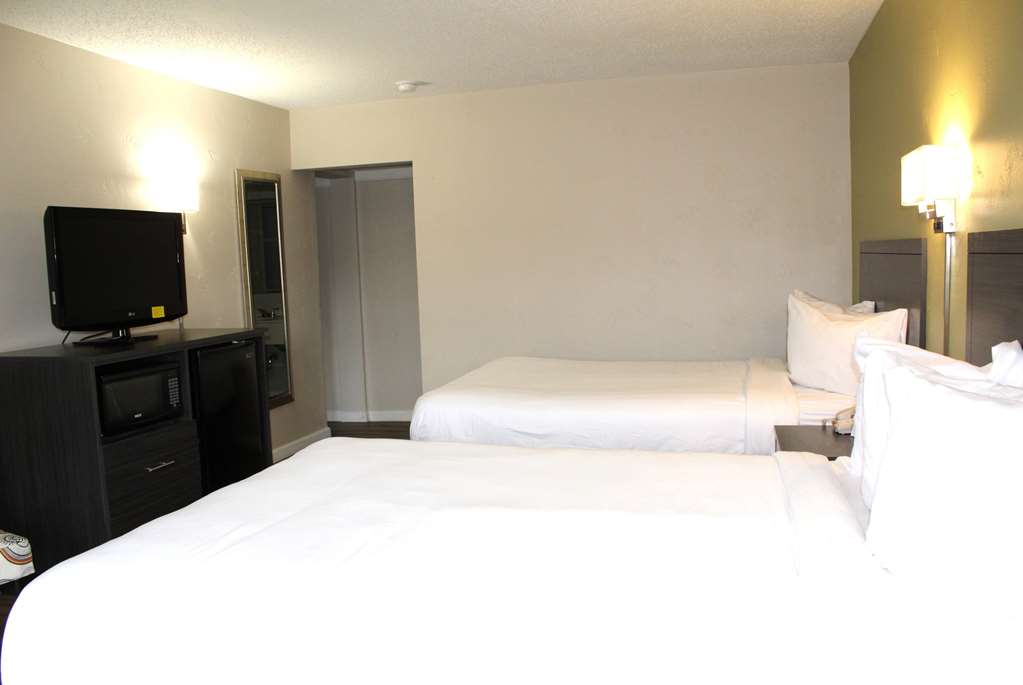 Baymont by Wyndham Front Royal Near Shenandoah National Park - photo 24