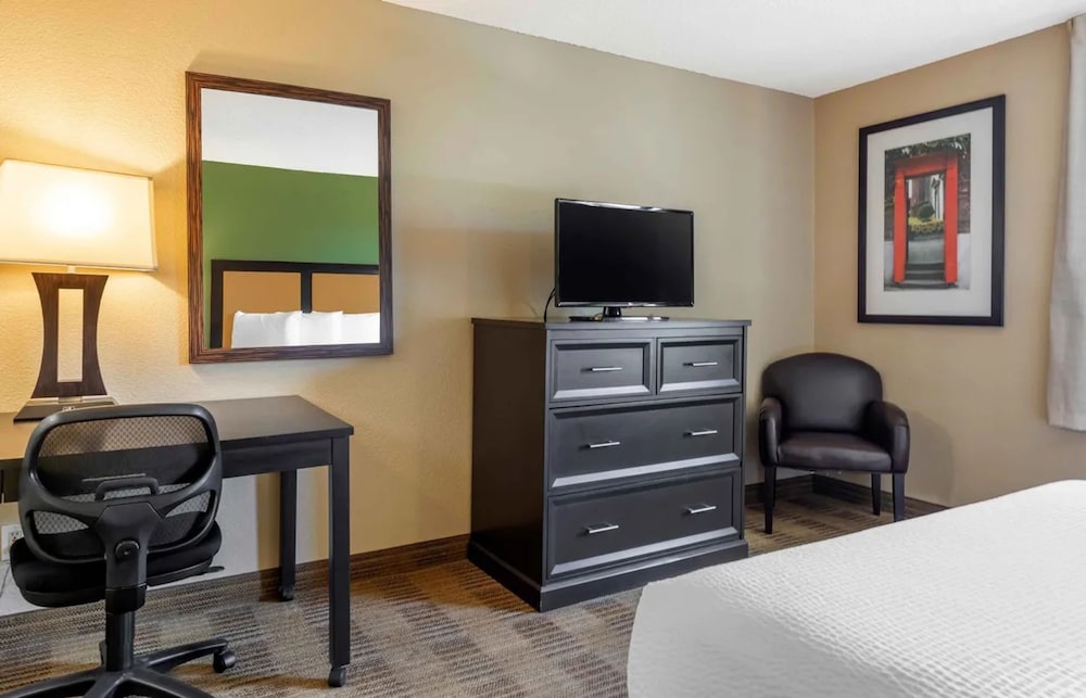 Relax Suites Extended Stay La Mirada - photo 6