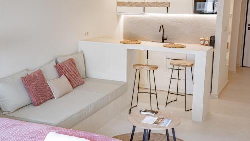 Central Luxurious Athens Suites walk to Acropolis by Good Life suites — 4-Star Luxury Hotel in Athens, Greece