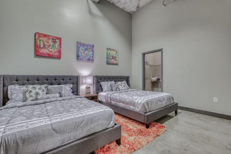 Luxury Downtown Dallas Stay by Amyfinehouse - photo 92