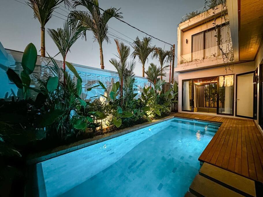 Villa Nakula Designer Canggu 3 Level Villa ONLY 5 mins to Beach — 4-Star Luxury Hotel in Canggu, Indonesia