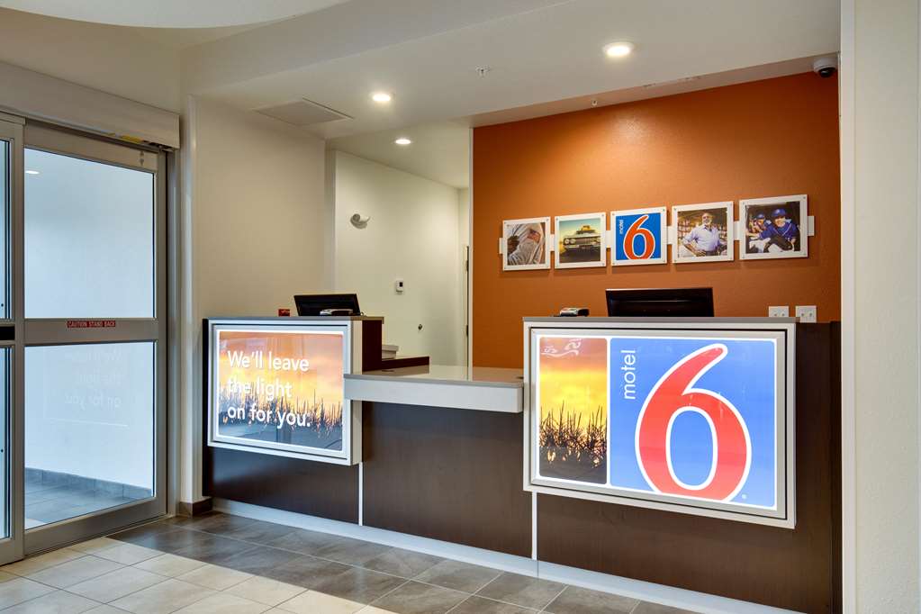 Motel 6 Poplar Bluff MO - photo 67