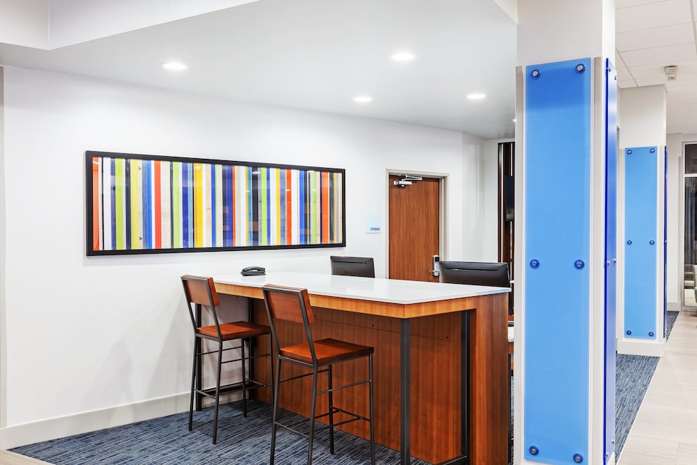 Holiday Inn Express & Suites Coffeyville by IHG - photo 24