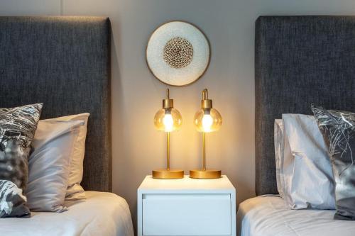 BERGSIG Spacious Deluxe Corner Unit — 4-Star Luxury Hotel in Cape Town, South Africa