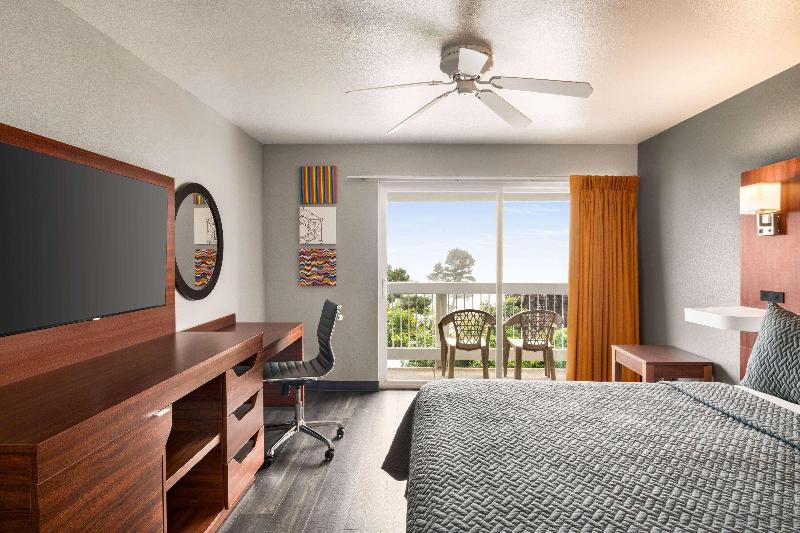 Travelodge by Wyndham Depoe Bay - photo 43