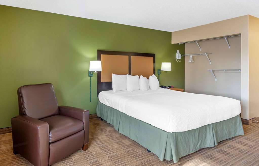 Extended Stay America Select Suites Chicago Naperville East - photo 18