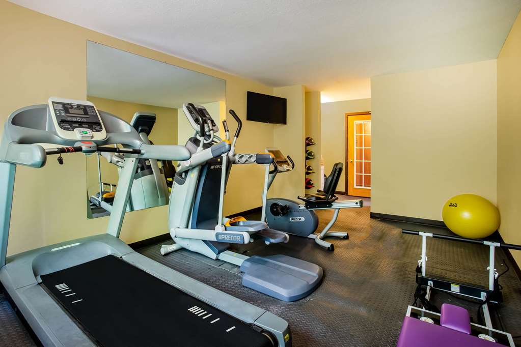 Days Inn & Suites by Wyndham Stevens Point - photo 6
