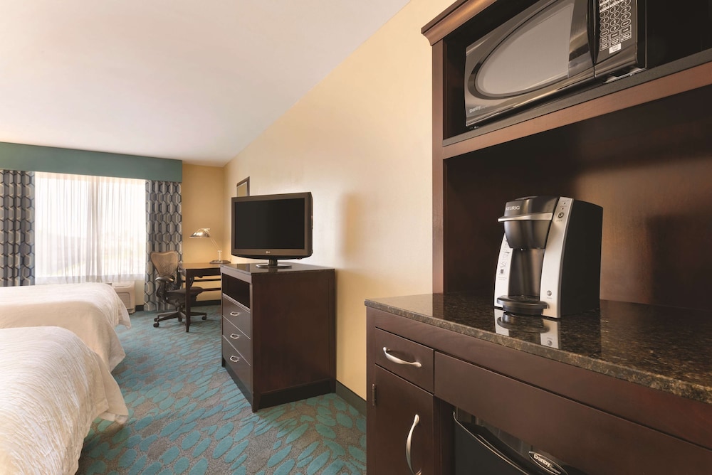 Hilton Garden Inn Fargo - photo 22