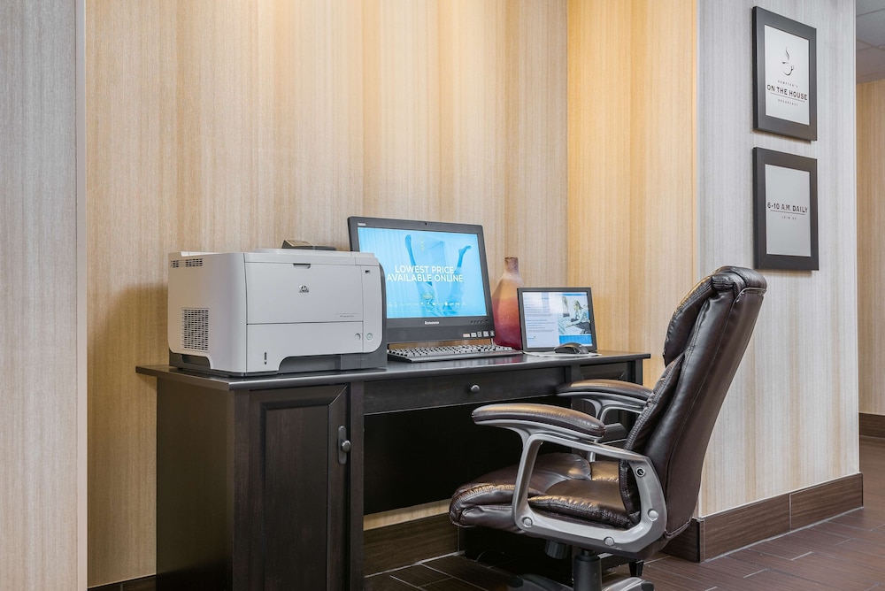 Hampton Inn Parkersburg Mineral Wells - photo 43