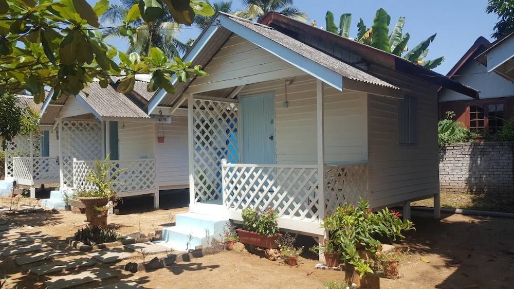 Ku Mimi Cablet - carbon neutral hotel in Unknown City