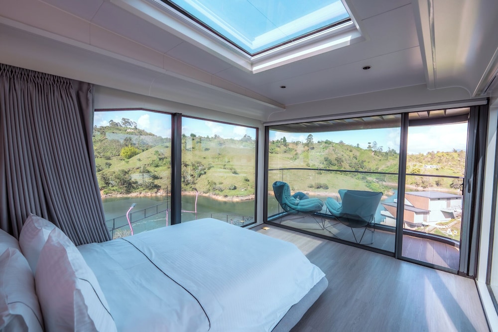Roka Hotel — 4-Star Luxury Hotel in El Penol, Colombia