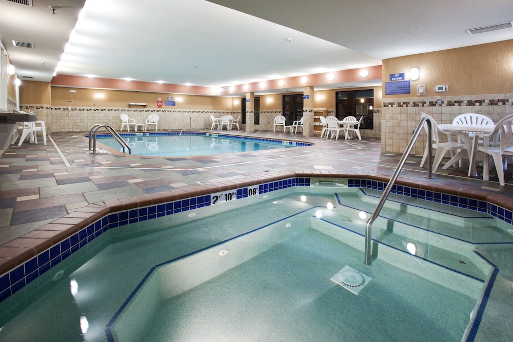 Holiday Inn Express Hotel & Suites Ft. Collins by IHG - photo 31