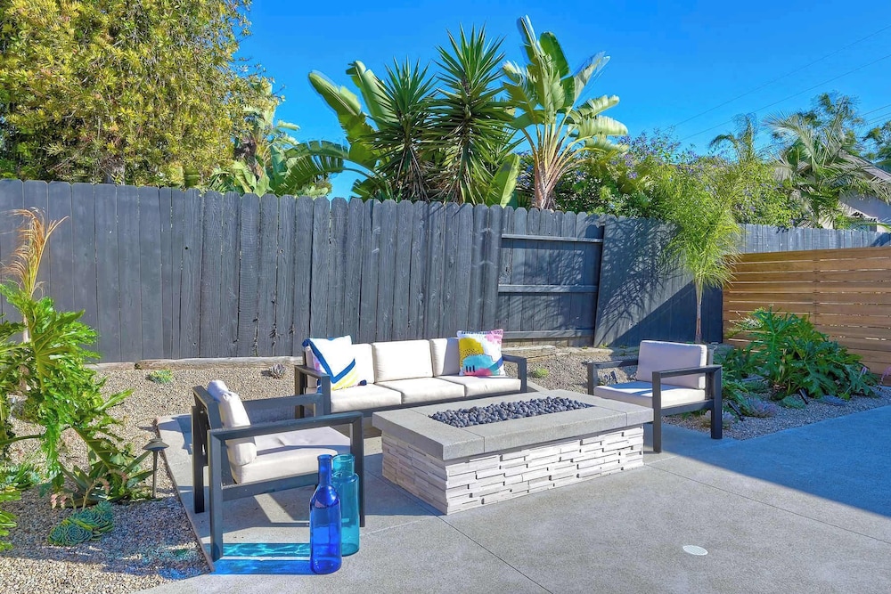 Immaculate 3 BDR in Oceanside Private Pool & Spa - photo 28
